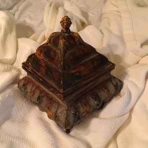 Vintage Jewelry/Makeup Box Holder